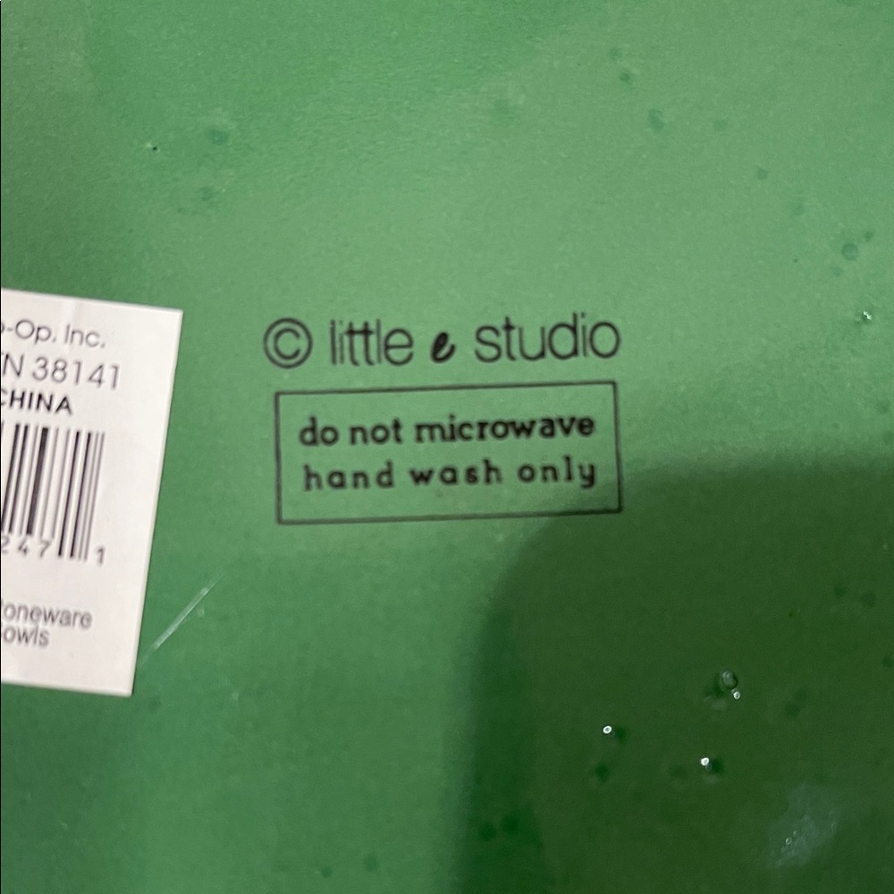 Creative Co-op Little Studio Holiday Serving/Mixing Bowl - Picture 3 of 10